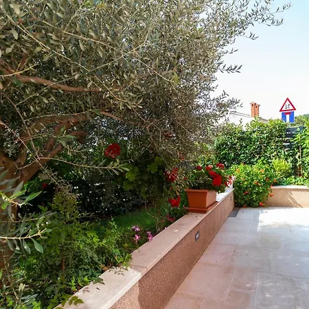 Newly Renovated In * Funtana