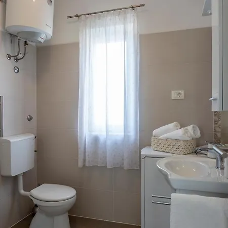 דירה Newly Renovated In *