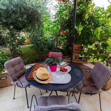 Apartment Newly Renovated In Funtana