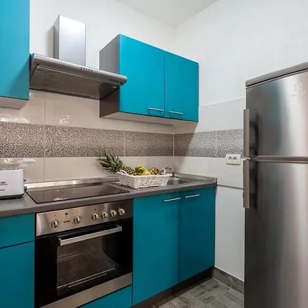 Newly Renovated In Apartment Funtana