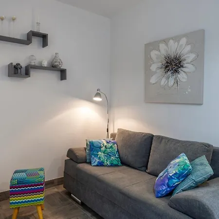 Apartment Newly Renovated In Funtana