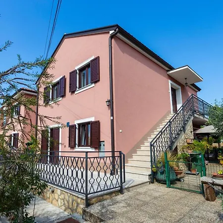 דירה Newly Renovated In