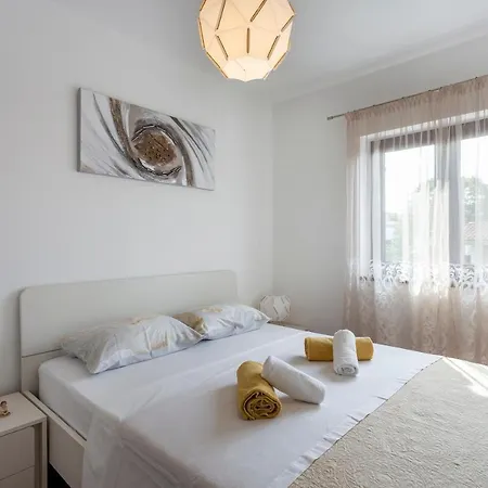 דירה Newly Renovated In