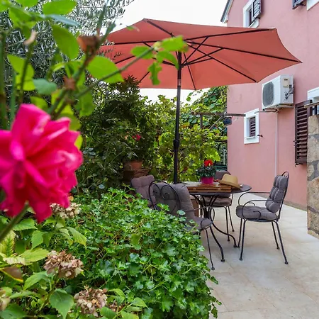 Newly Renovated In * Funtana